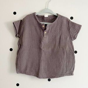 H&M charocoal coloured double gauze tshirt, size 3/4T